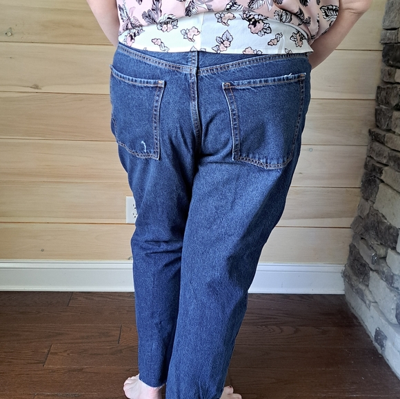 Old Navy Straight Leg Distressed Jeans 18 NWOT - Picture 2 of 6